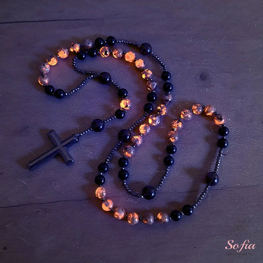 📿💫 Naszyjnik-różaniec z uzdrawiającym kryształem Yooperlite (Fire Stone) | Wisiorek ochronny reagujący na światło UV