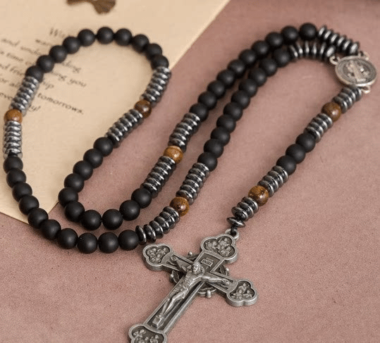 📿💫 Naszyjnik-różaniec z uzdrawiającym kryształem Yooperlite (Fire Stone) | Wisiorek ochronny reagujący na światło UV