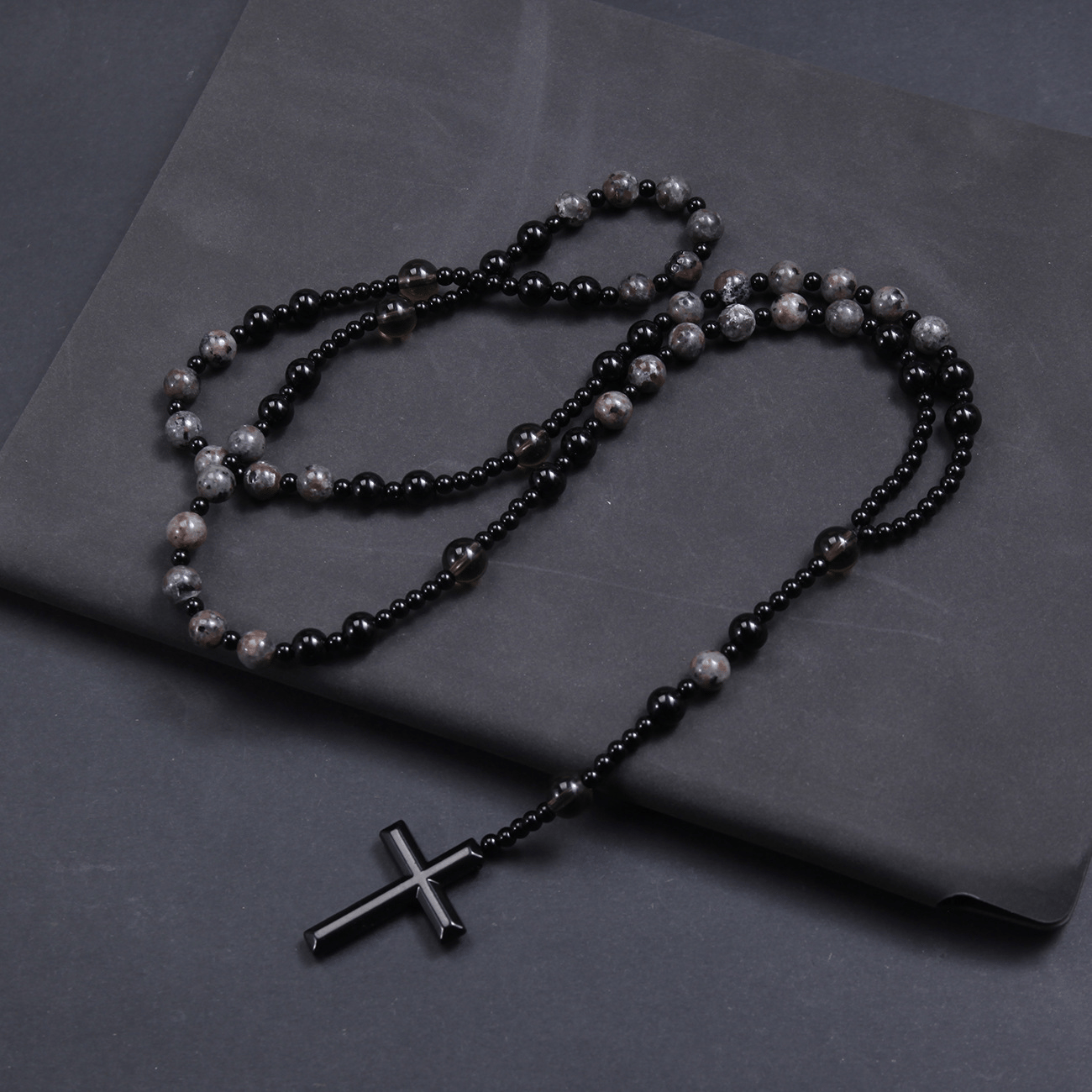 📿💫 Naszyjnik-różaniec z uzdrawiającym kryształem Yooperlite (Fire Stone) | Wisiorek ochronny reagujący na światło UV