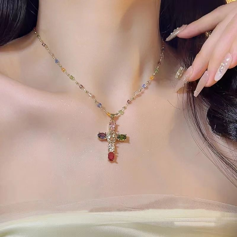 🌈✝️ Naszyjniki z zawieszką w kształcie krzyża, ozdobione kolorowymi cyrkoniami