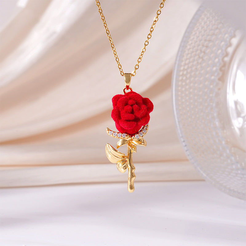 🌹 💎 Elegancki naszyjnik z wisiorkiem w kształcie czerwonej róży ✨